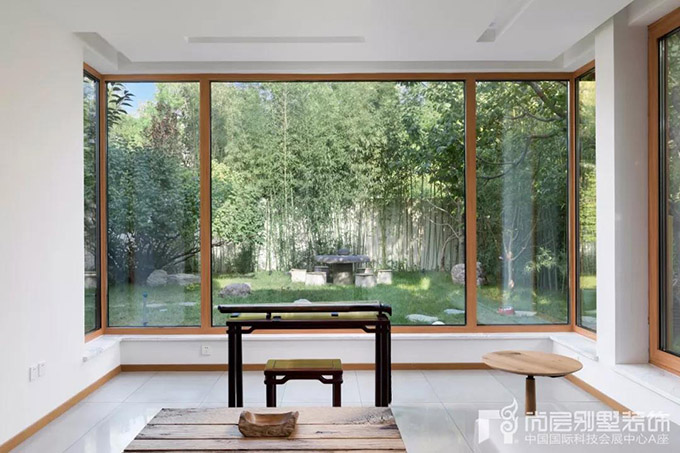 W HOUSE