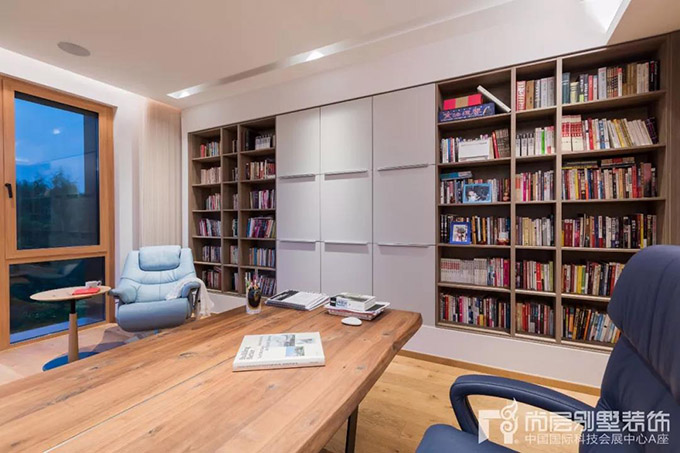 W HOUSE