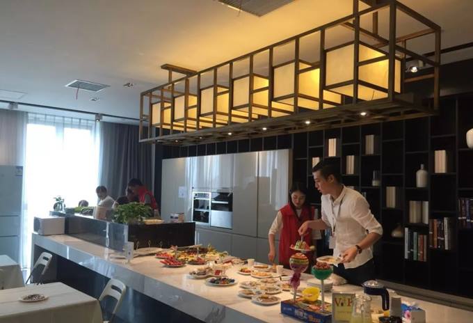 尚层装饰周年庆