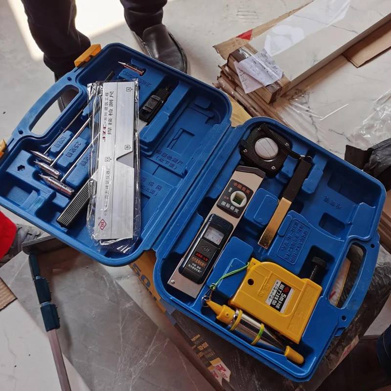 尚层装饰工地施工检测仪器